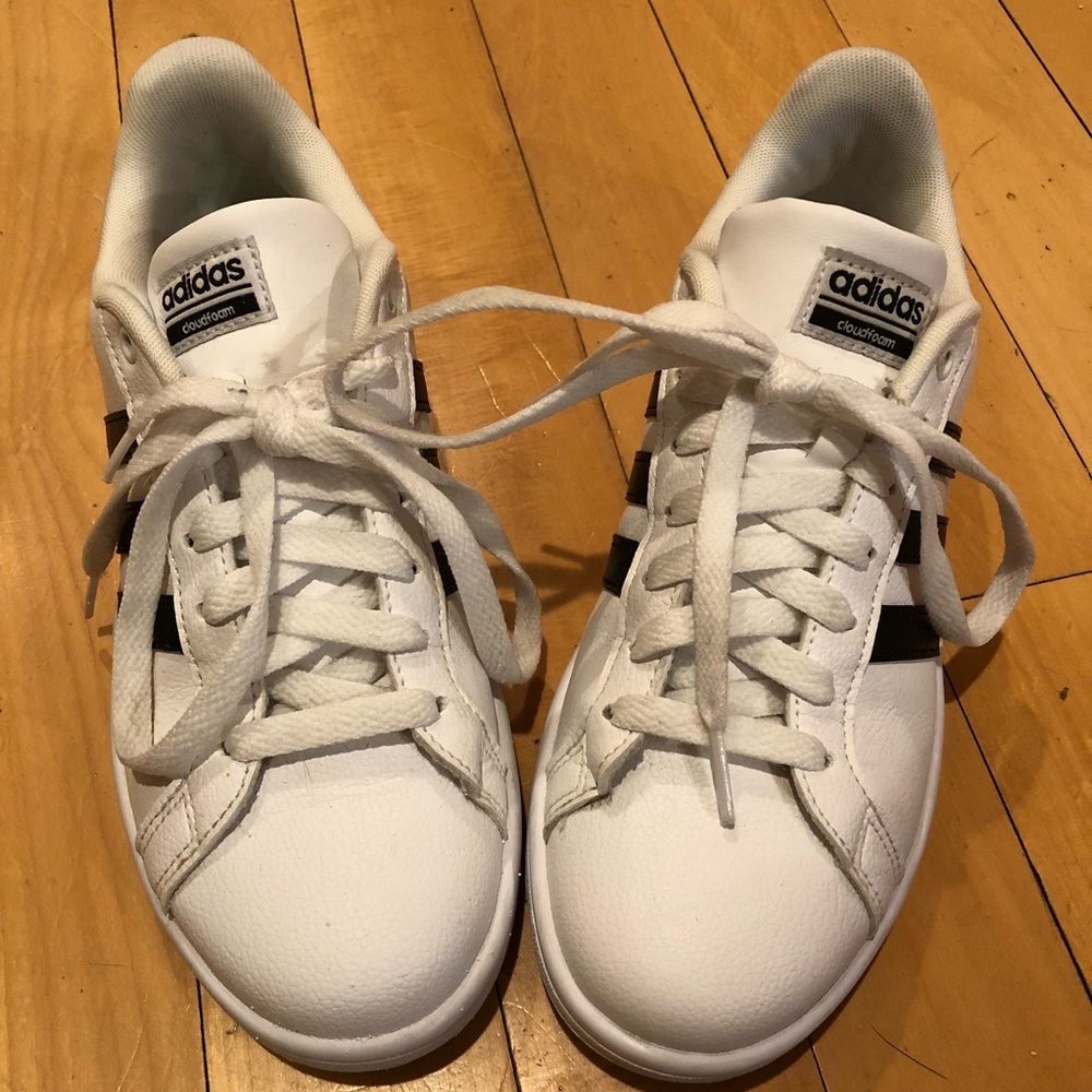 Women’s Adidas Cloudfoam Shoes - Size 7.5